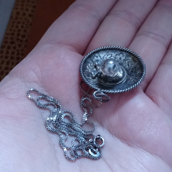 Castelan 925 Mexico Sombrero Hat Pendant & Chain - Picture 12 of 14